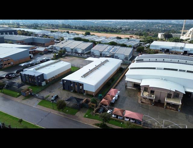 1,341M² WAREHOUSE TO LET IN HALFWAY HOUSE